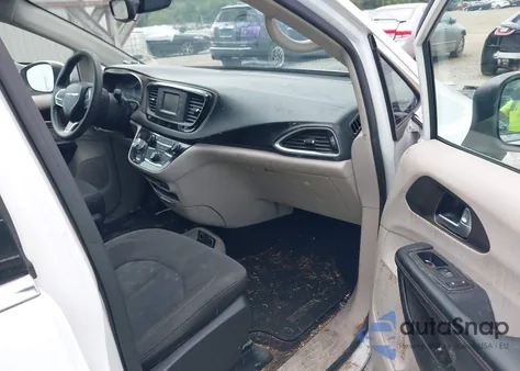 2017 Chrysler Pacifica Touring из США, поврежденный, VIN 2C4RC1DG1HR804935